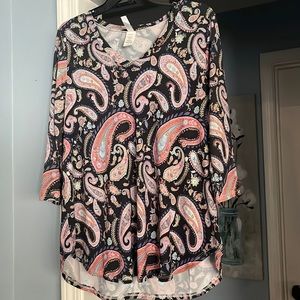 Honeyme 3/4 length V-Neck Top, Medium